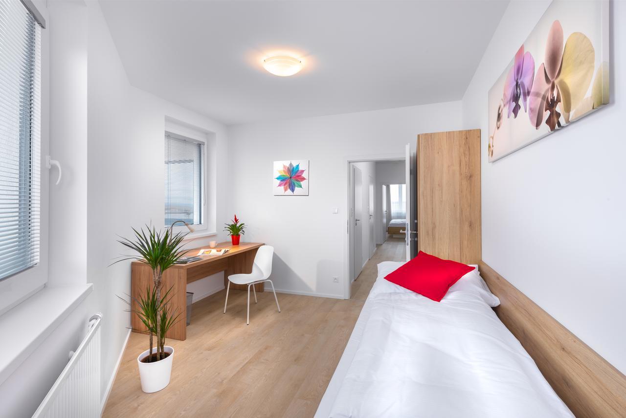 Citywest Apartments Prag Exterior foto